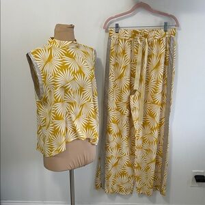 Gracia Palm Leaf Two Piece Lounge Pants Set